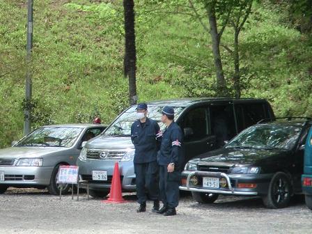 Osaka Police Dept arrive on 5.10 for security duty.jpg